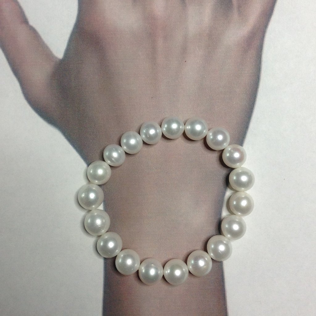 White Cultured Pearl Stretch Bracelet 95$